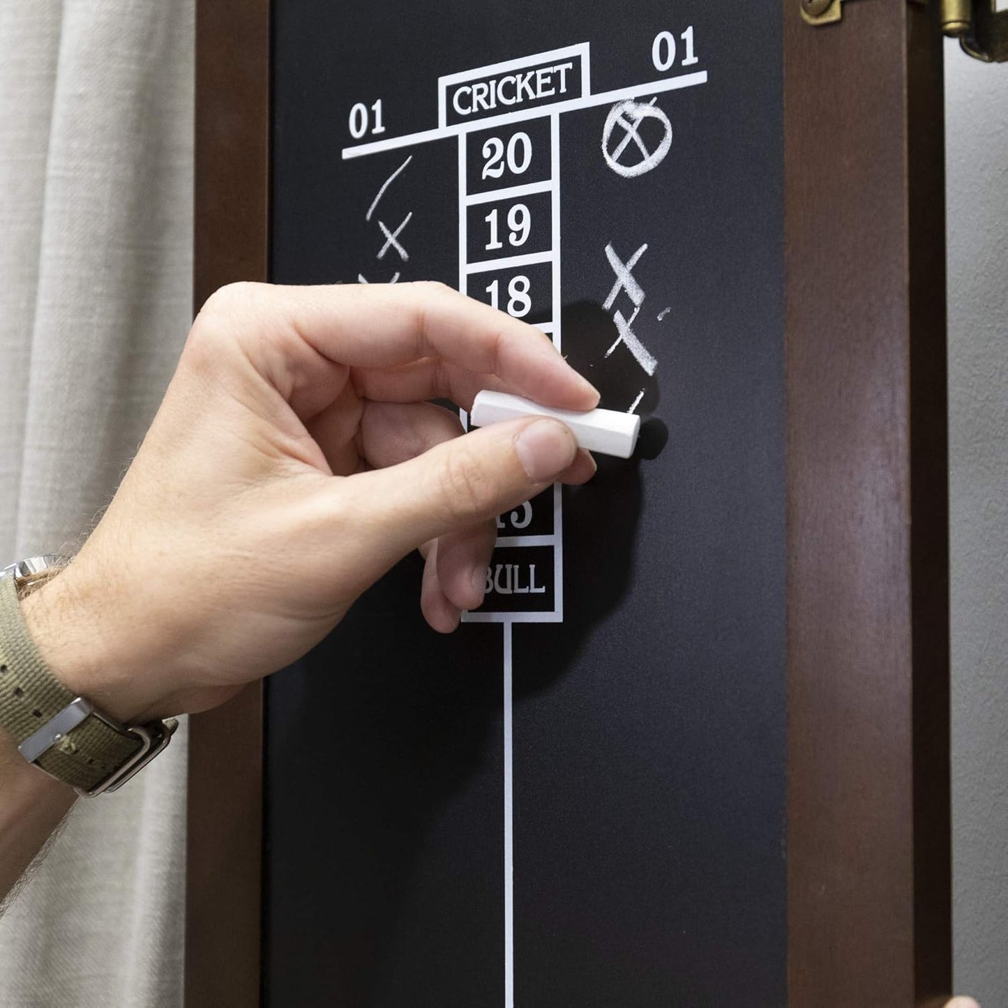 Traditional Dartboard Cabinet