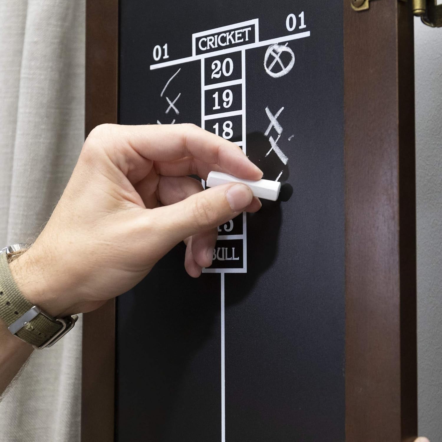 Traditional Dartboard Cabinet